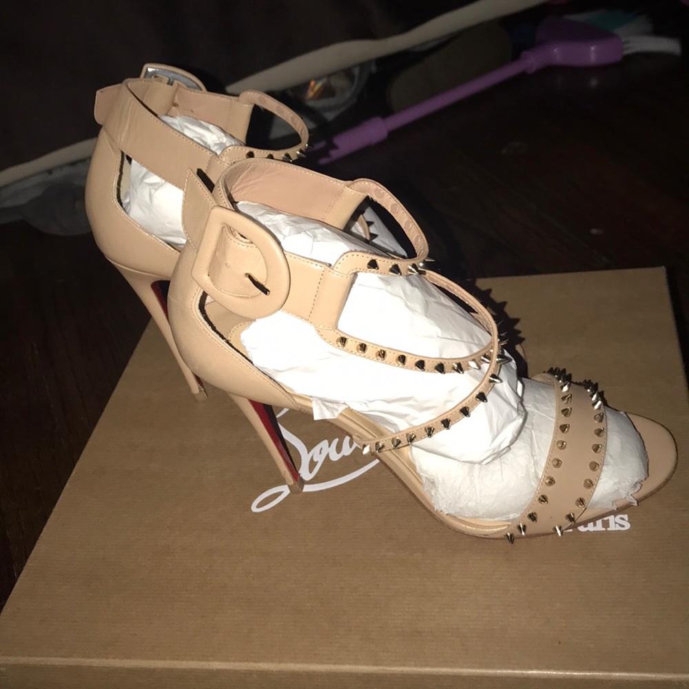 Christian louboutin Nude spike heels 39.5